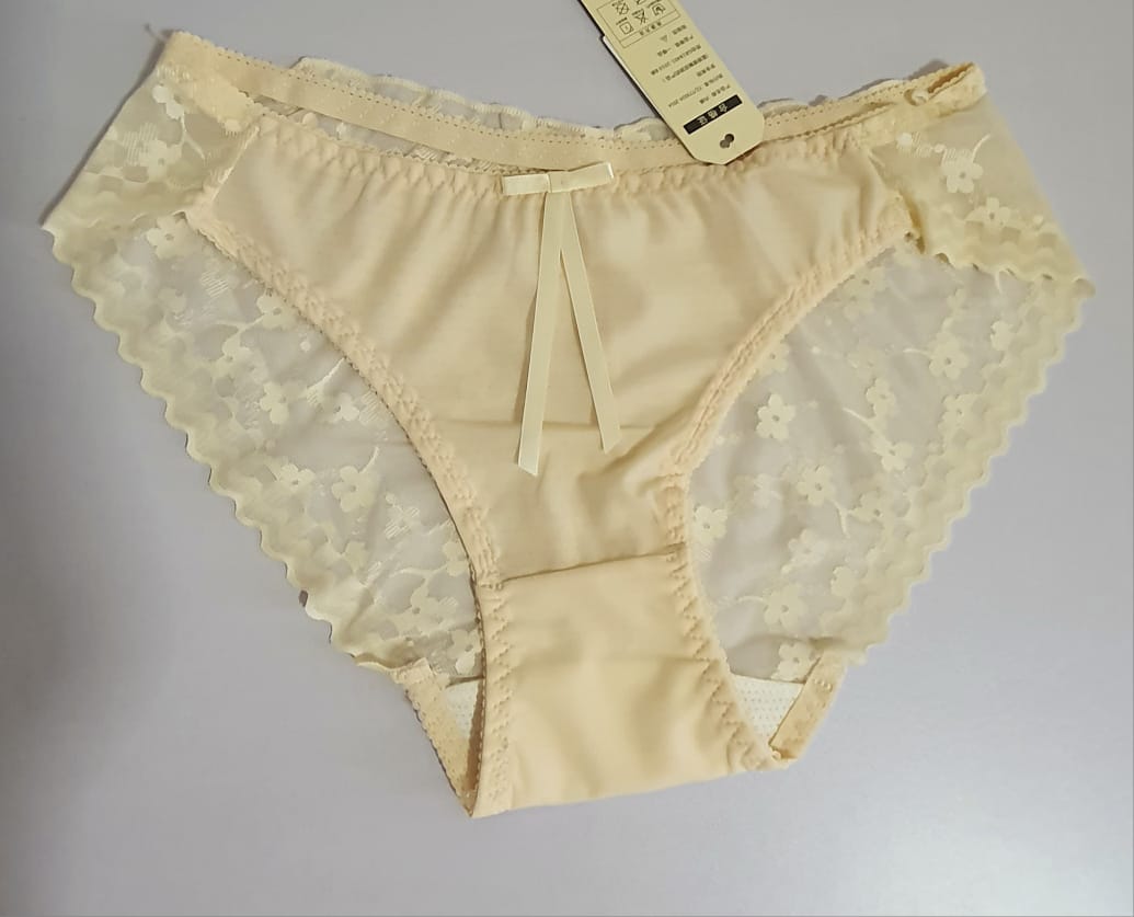 LADIES PANTIES LACE - Smooth yellow, FREE SIZE (up to 50kg)